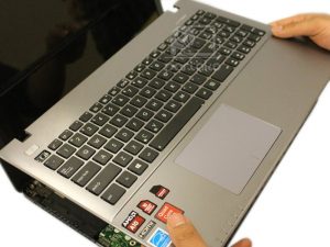 بازکردن لپ تاپ ASUS X550